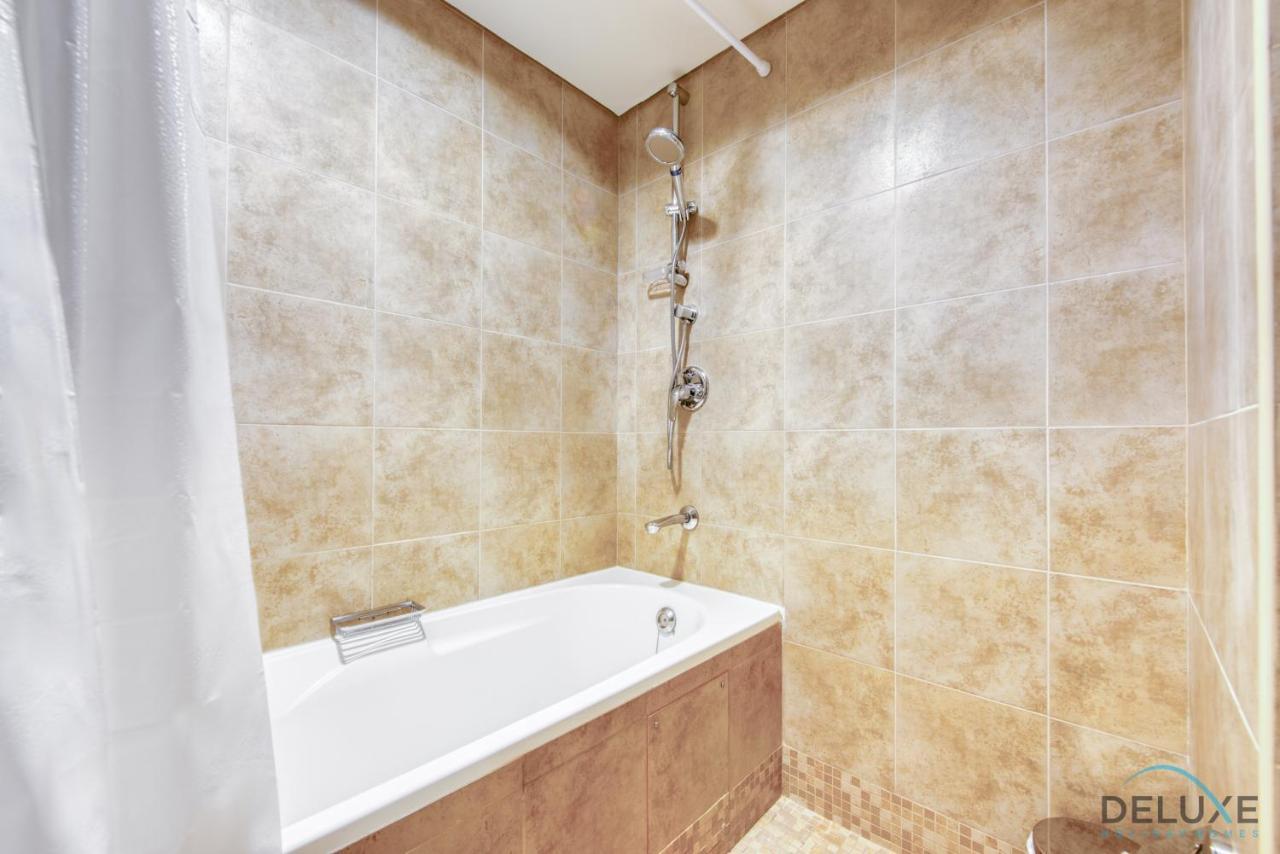 Unbeatable Rate Stylish 1Br With Balcony Near Metro By Deluxe Holiday Homes Dubai Exterior foto