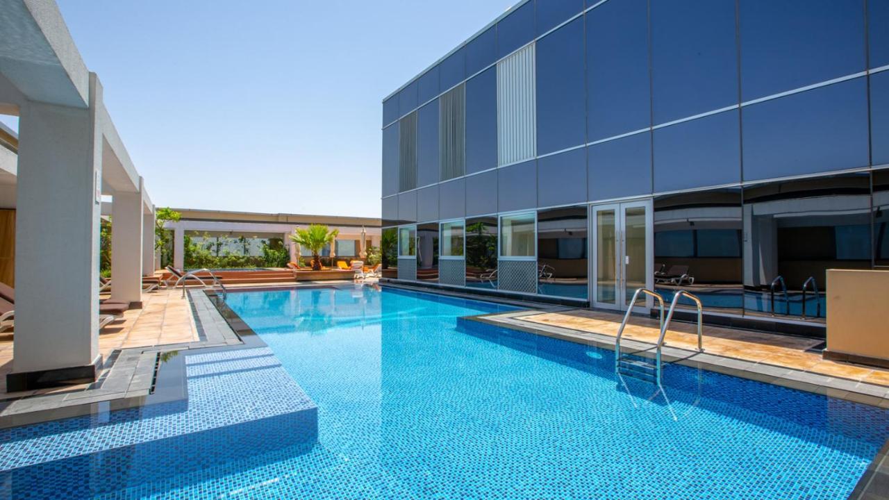 Unbeatable Rate Stylish 1Br With Balcony Near Metro By Deluxe Holiday Homes Dubai Exterior foto