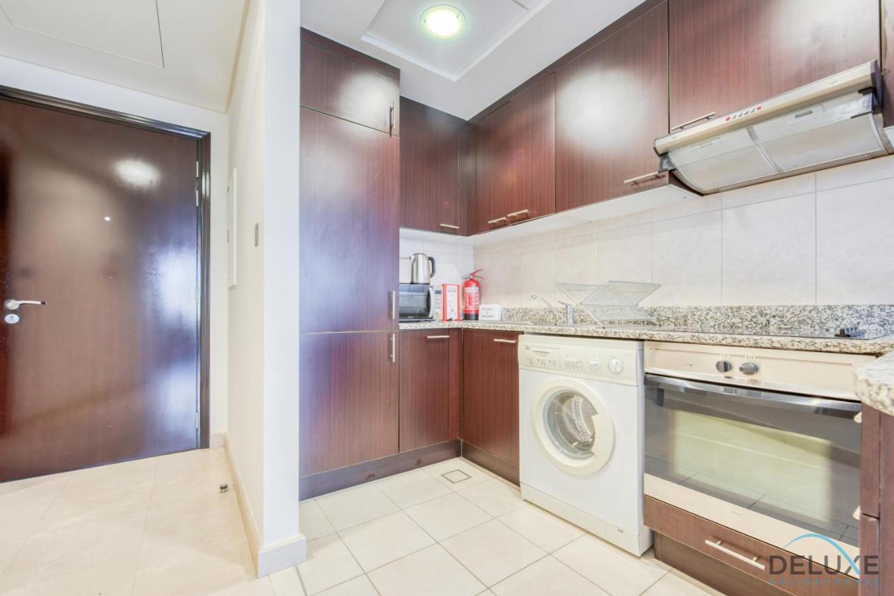 Unbeatable Rate Stylish 1Br With Balcony Near Metro By Deluxe Holiday Homes Dubai Exterior foto