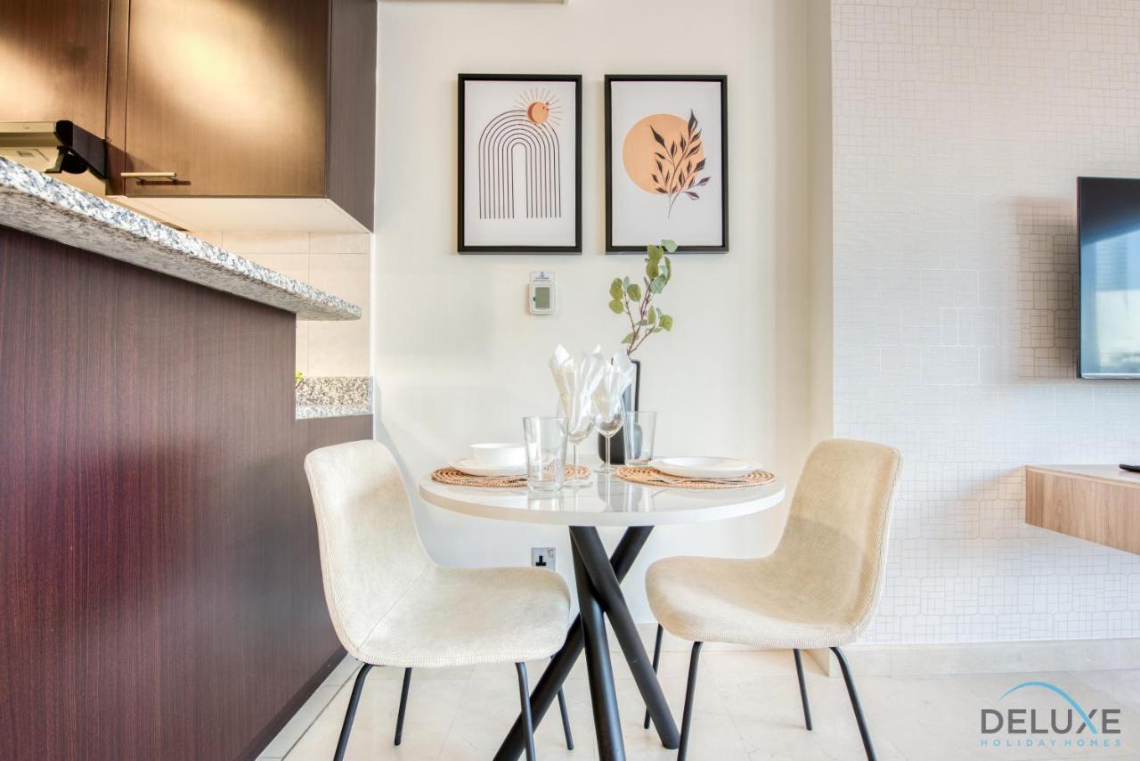 Unbeatable Rate Stylish 1Br With Balcony Near Metro By Deluxe Holiday Homes Dubai Exterior foto