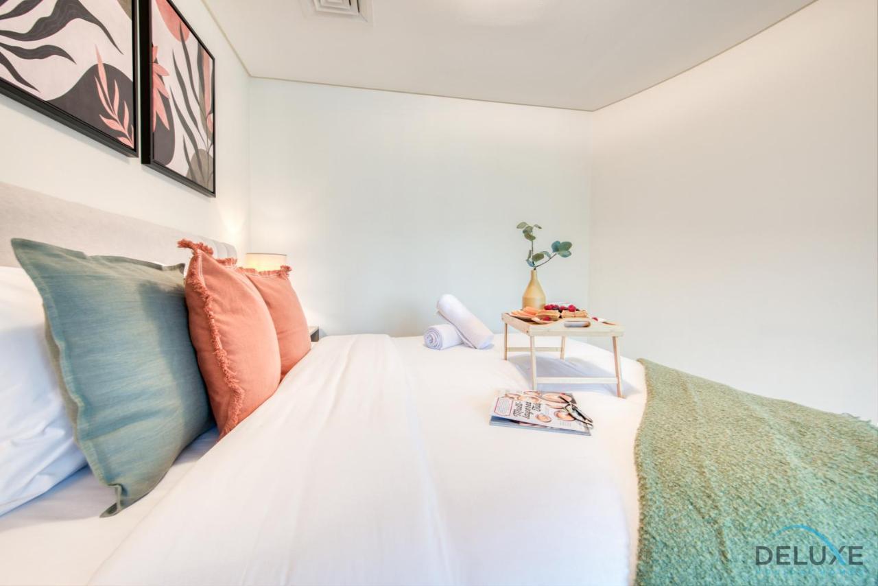 Unbeatable Rate Stylish 1Br With Balcony Near Metro By Deluxe Holiday Homes Dubai Exterior foto